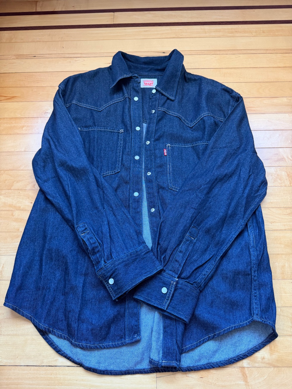 NWT Levi’s Dark Denim Button Down